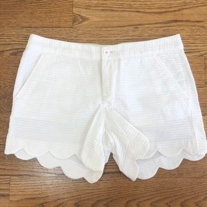 White Lilly Pulitzer Buttercup short, size 2
